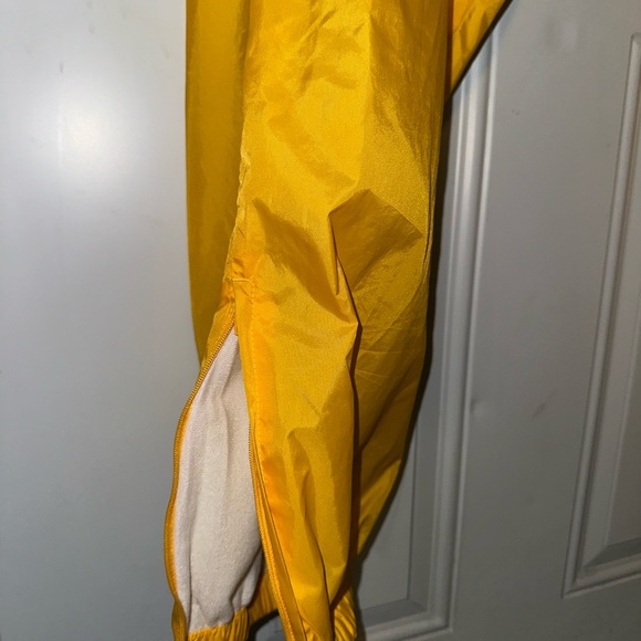 VOSSPORTSWEAR Unisex Full Zipper Taffeta Nylon Tracksuit Set - YELLOW Size 3XL. - Picture 9 of 12